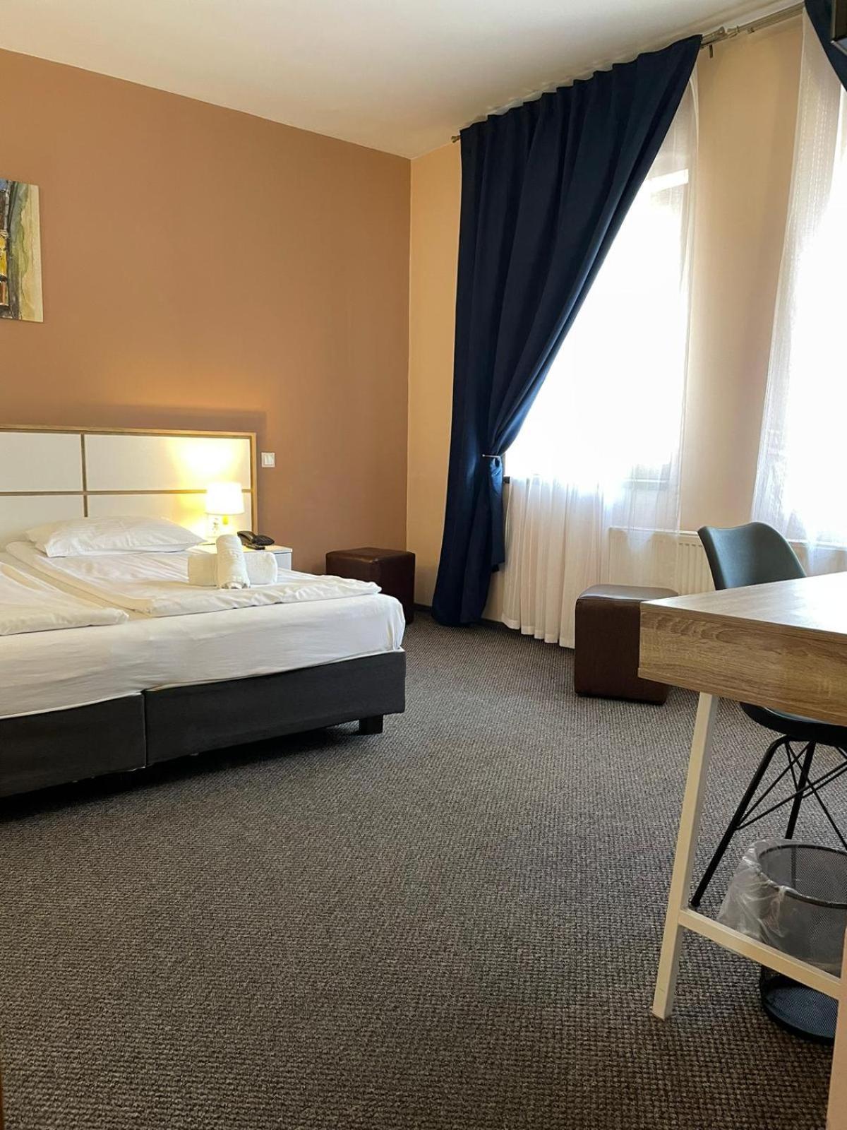 Long Street Hotel Брашов Номер фото