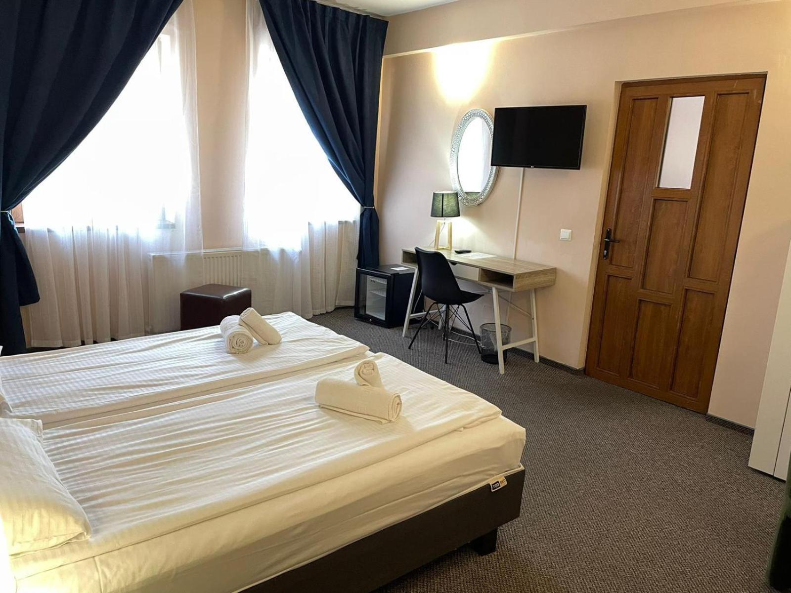 Long Street Hotel Брашов Номер фото